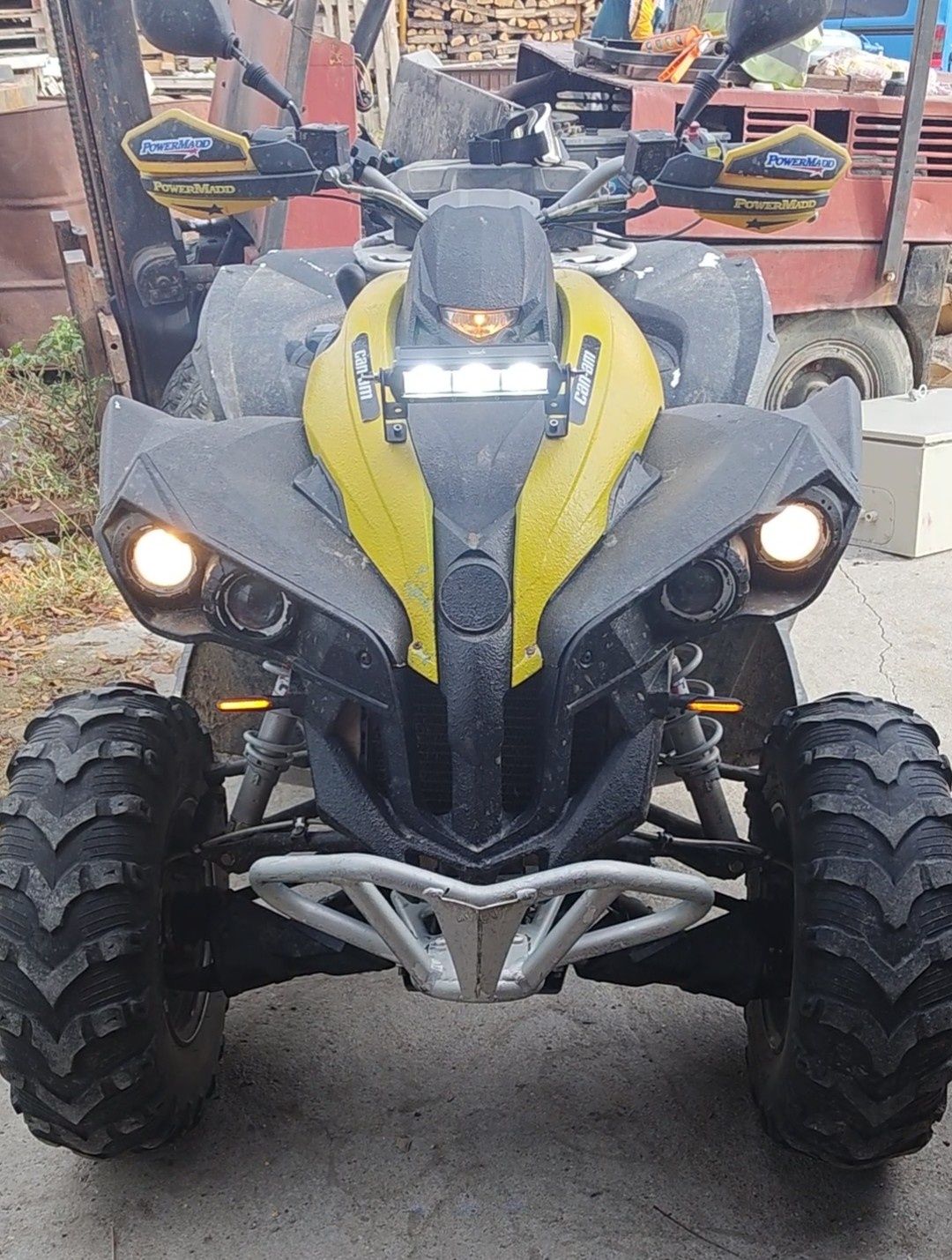 Vând ATV Renegade 800R