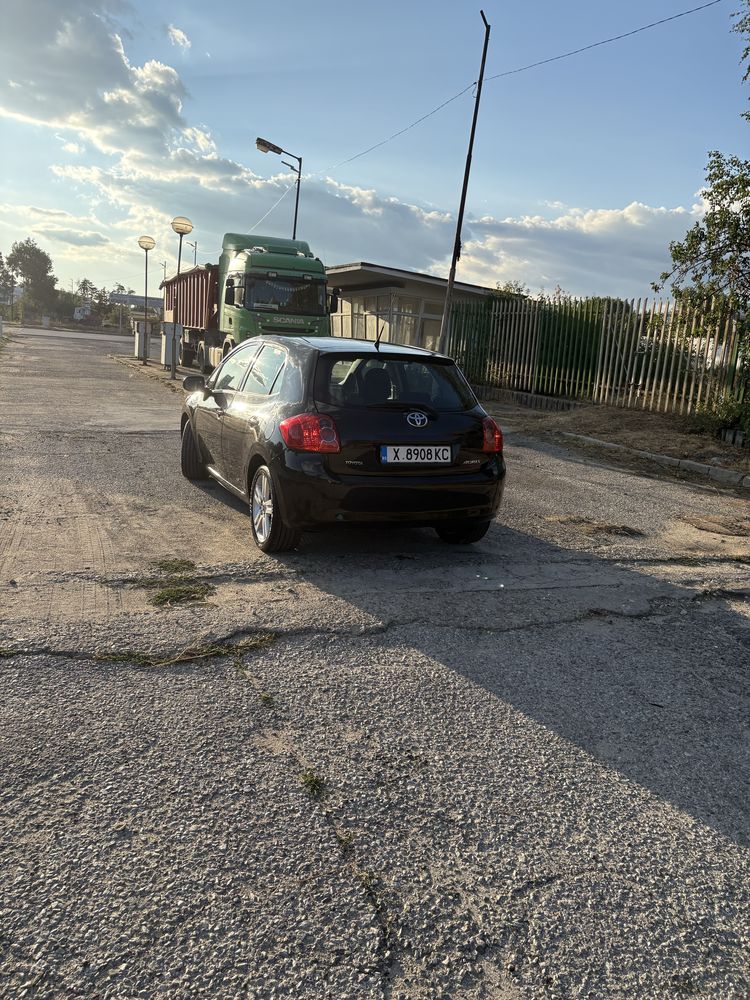 Toyota auris 2.2 177
