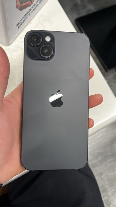 Айфон 15+  в ремонте не был