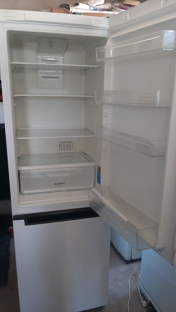 Продаю отличный холодильник Индезит с доставкой до дома.