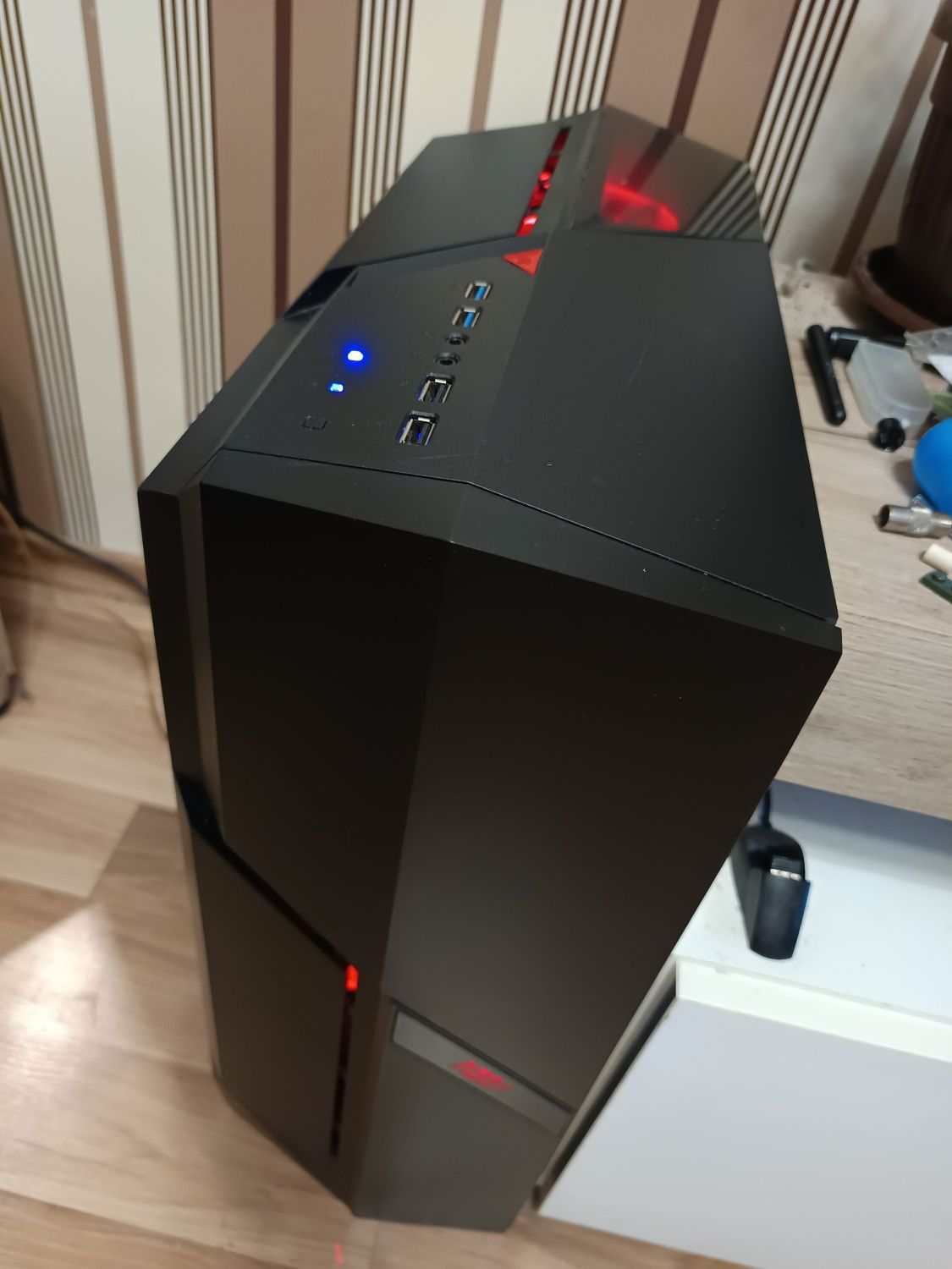 Компютър AMD FX-8320, MSI 970 GAMMING, 32gb DDR3 , AMD RX 570 8GB