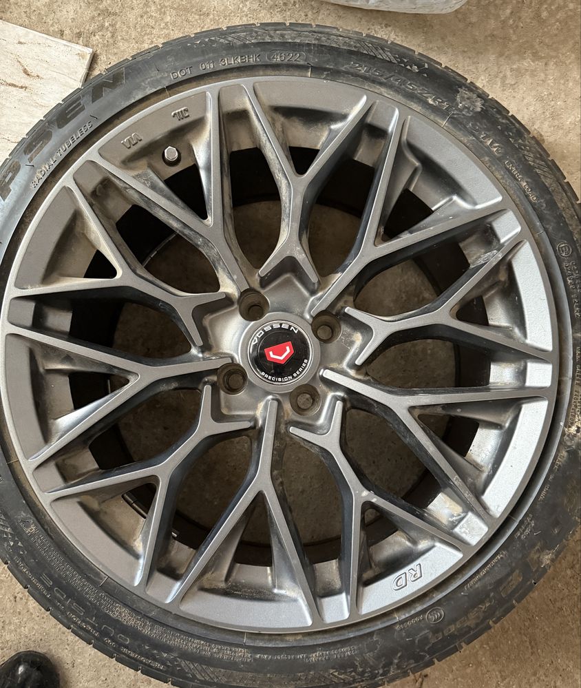 Диск VOSSEN шина KAPSEN 215/45R17