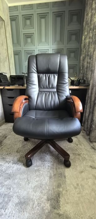 Продам Компьютерное кресло новое, большое.