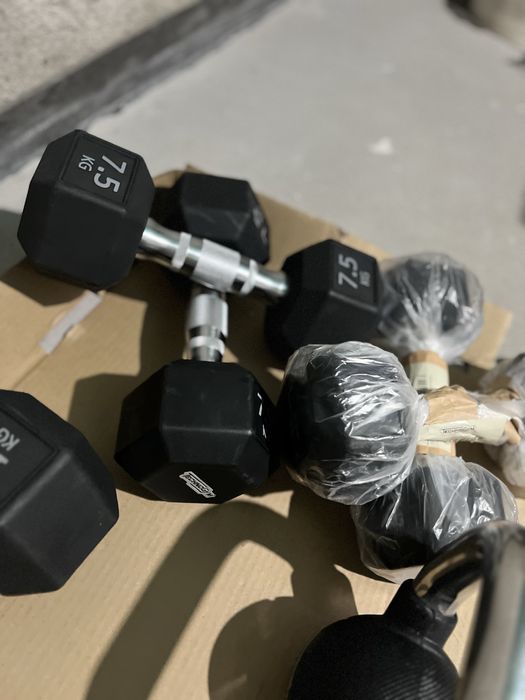 Pachet TechnoGym KETTLEBELL /Gantera Hexagonala 12 buc