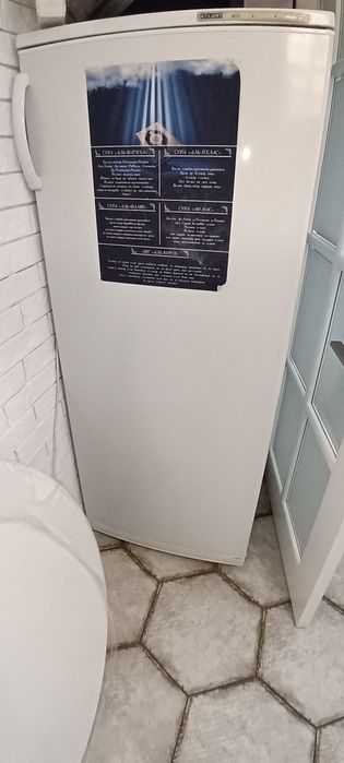 Продам морозильник Атлант