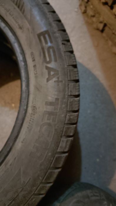 Продавам зимни гуми 205 60 16 .