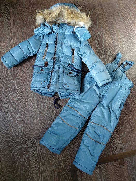 Продам комбинезон с курткой
