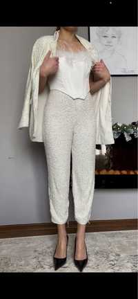 Costum alb cu pantalon