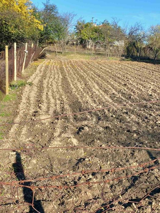 Продавам парцел в регулация в село Манастир
