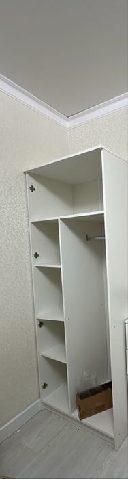 Шкаф , двери есть