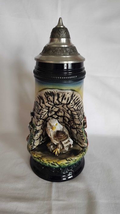 Винтидж релефна керамична халба с 3Д орел