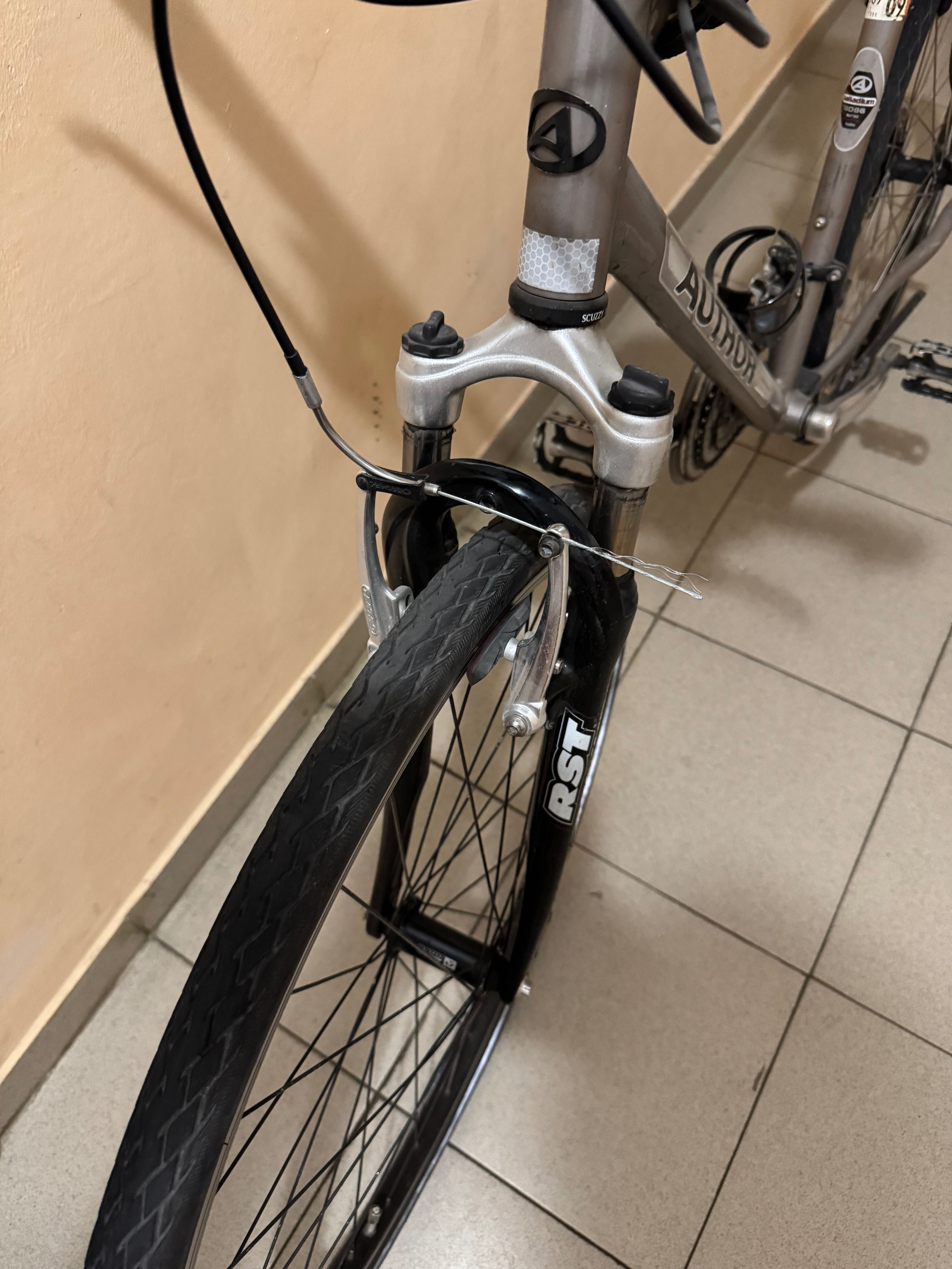 Продавам Велосипед хибрид 28 цола