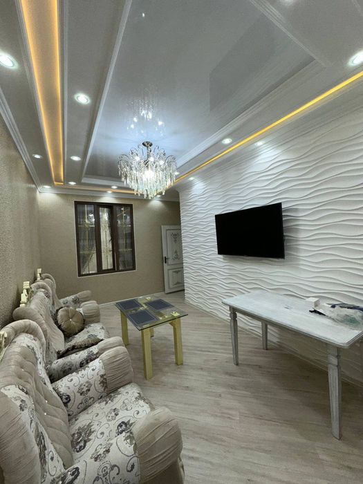 Premium lux Новастройка 2 хона 1 этаж Азиз бозор олдида жойлашган.Аген