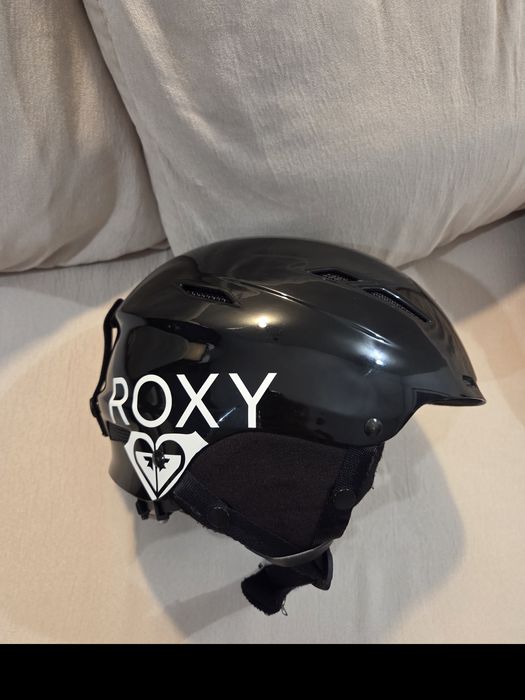 Продавам дамска ски каска Roxy размер М /54-56 см/