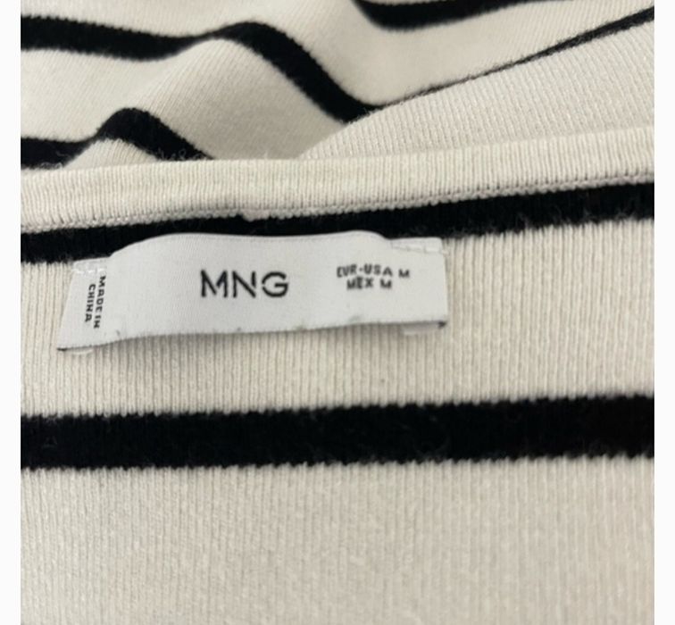 Свитер свободного кроя Mango в полоску белого и черного цвета, плотной