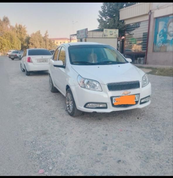 Nexia 3 srochno sotiladi