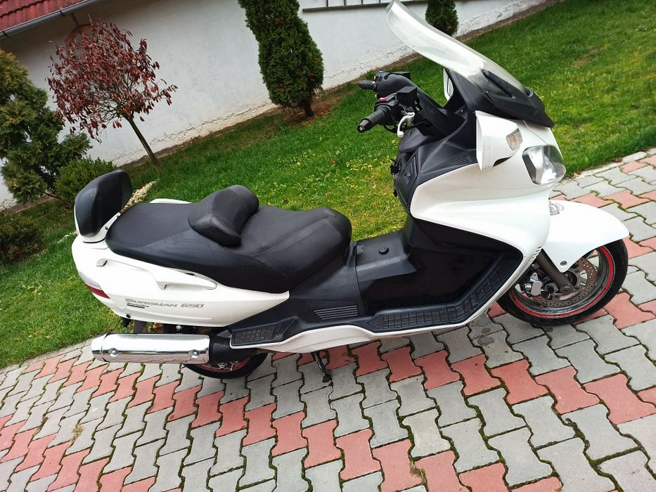 Vând Suzuki Burgman 650