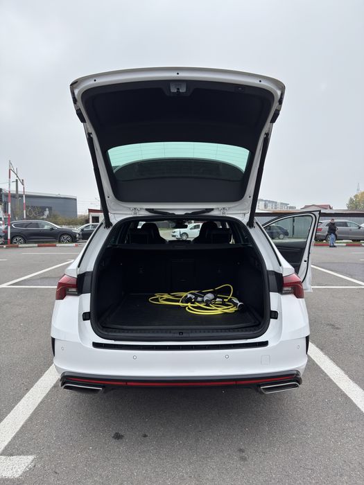 Skoda Octavia RS iV Combi - 245 CP - Full Unicat - Istoric Service