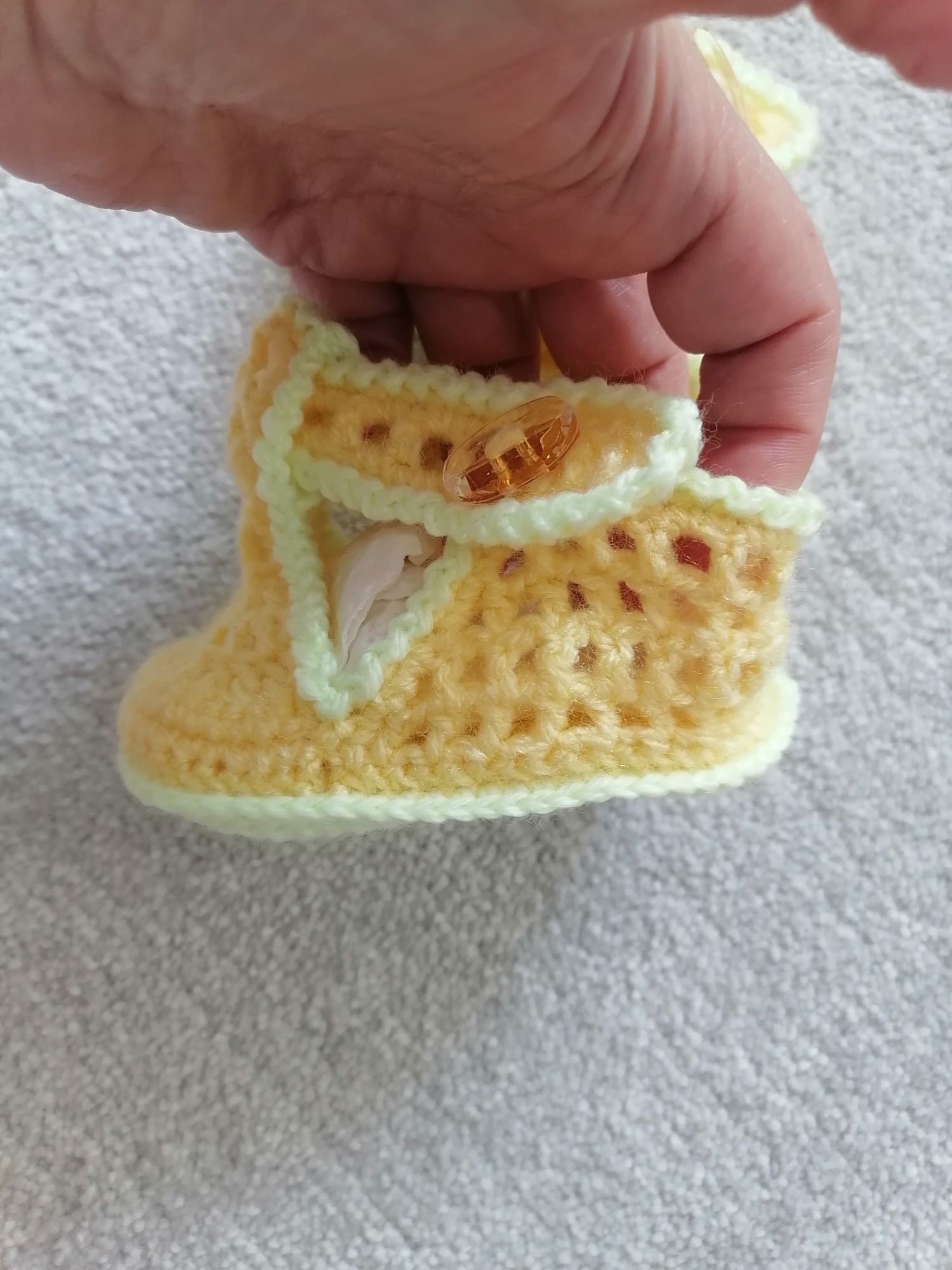 Botoșei croșetati pentru bebe hand made