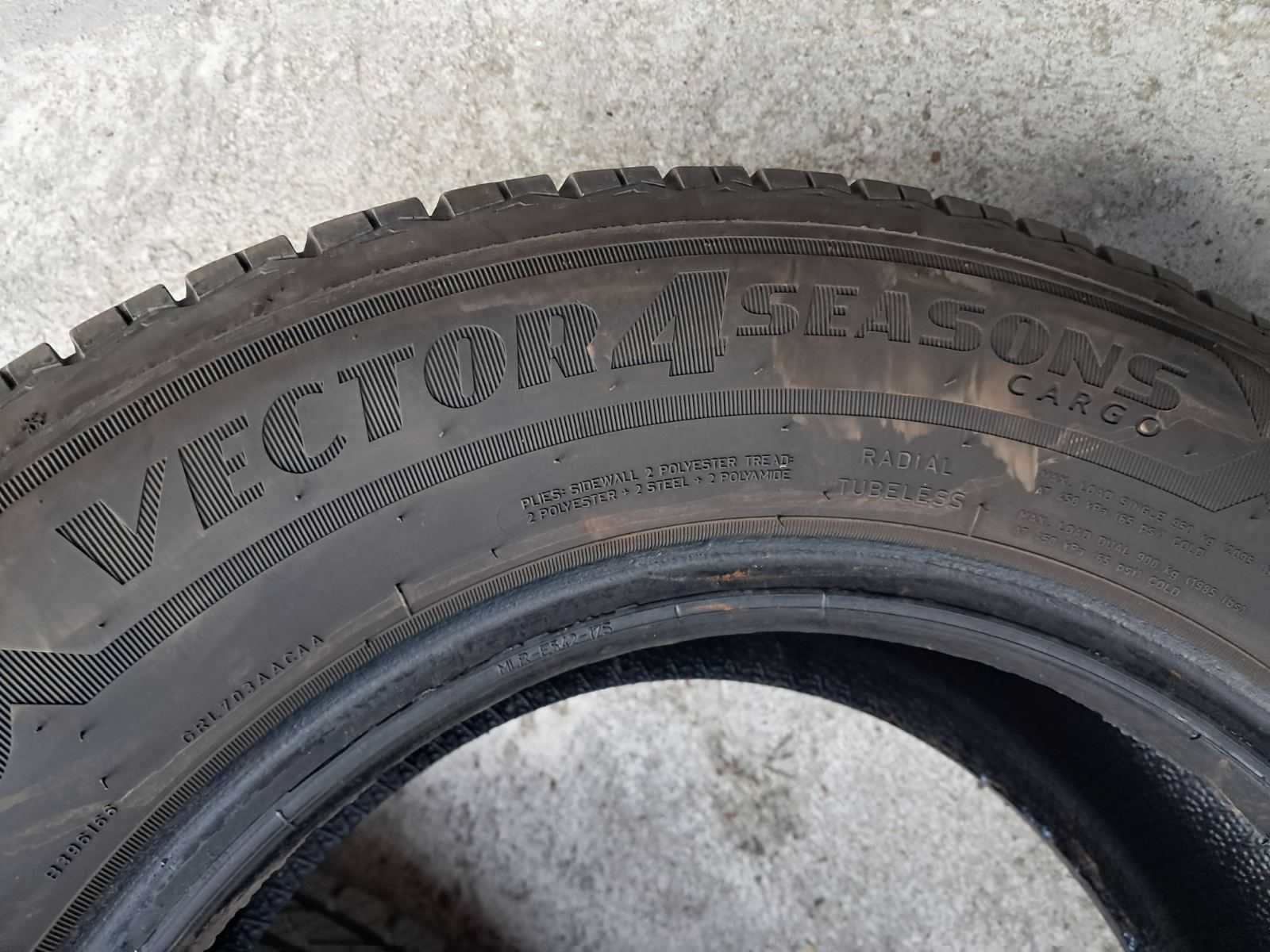 Всесезонни Бусови гуми 205/70/15С Goodyear Vector 4