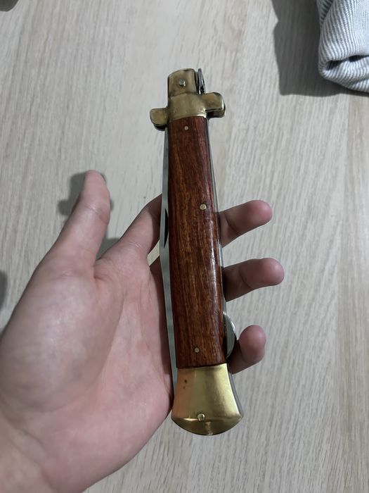 Vand briceag ursaresc 800 de lei