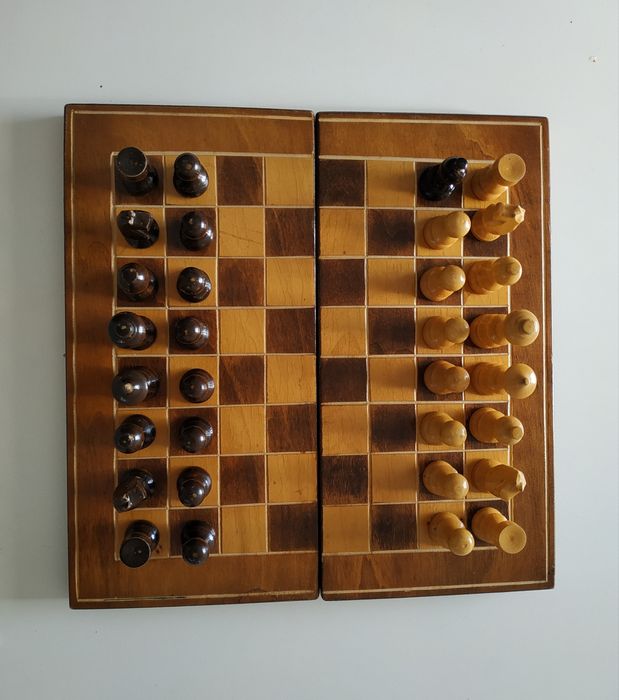 Joc Șah - 26,5 x 26.5 cm, șah din lemn masiv, maro-bej