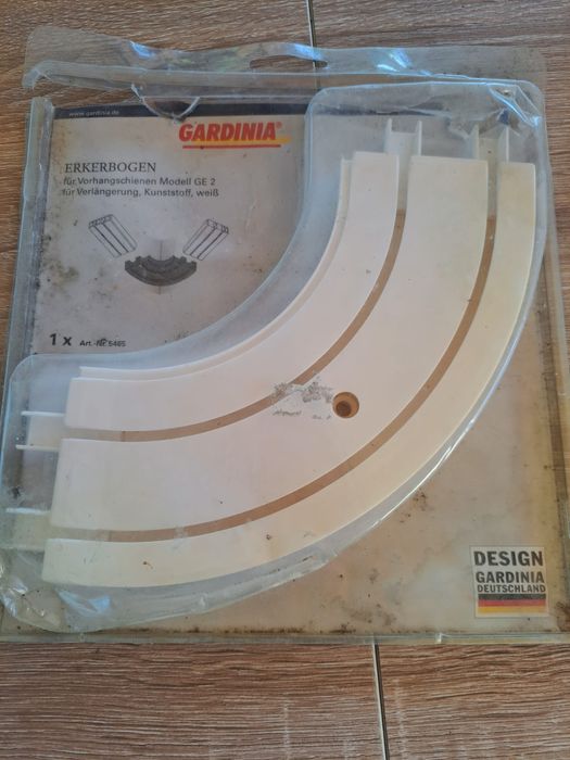 Vând o șina pe colț