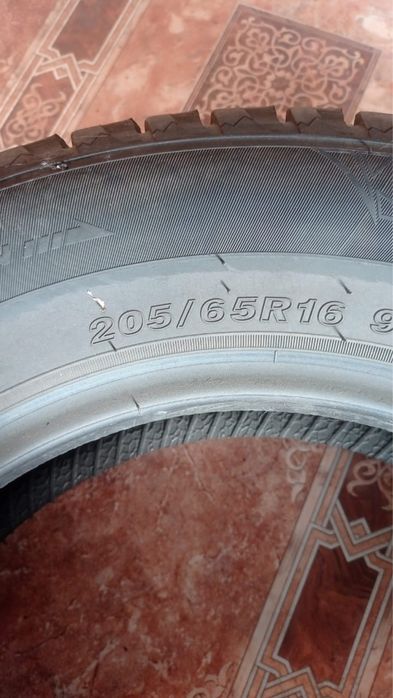 Продается комплект шин
