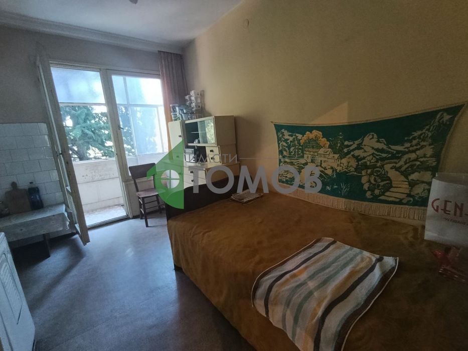 Просторен тристаен апартамент под наем в кв. Опълченски