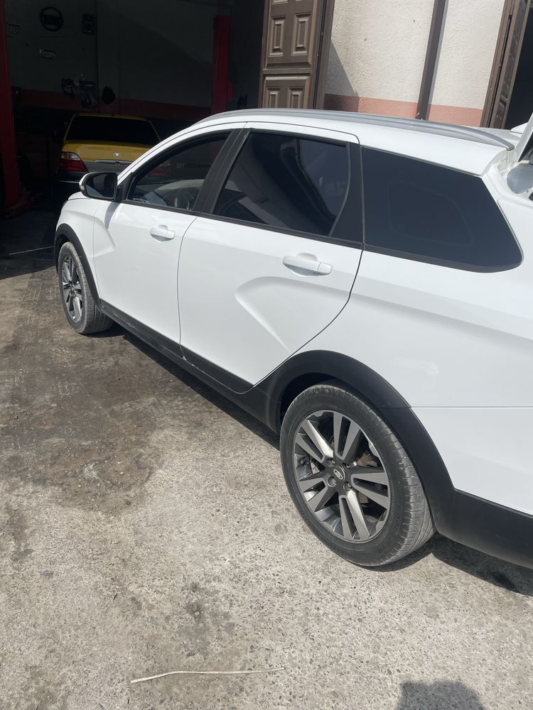 Продается Lada Vesta кросс