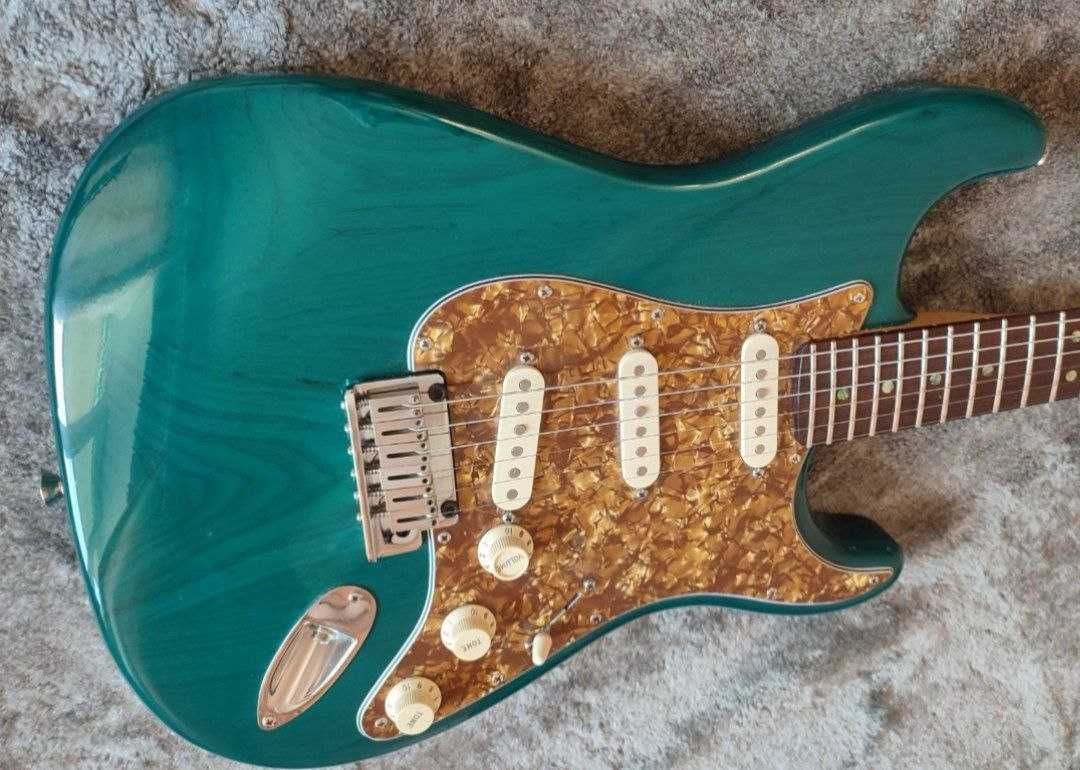 Электро гитара Fender American Deluxe Stratocaster