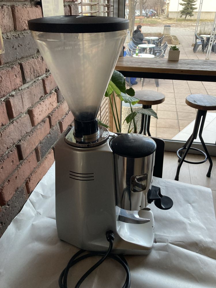 Професионална кафемелачка Mazzer Major