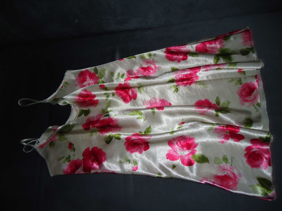 дамски  нощницa и потник