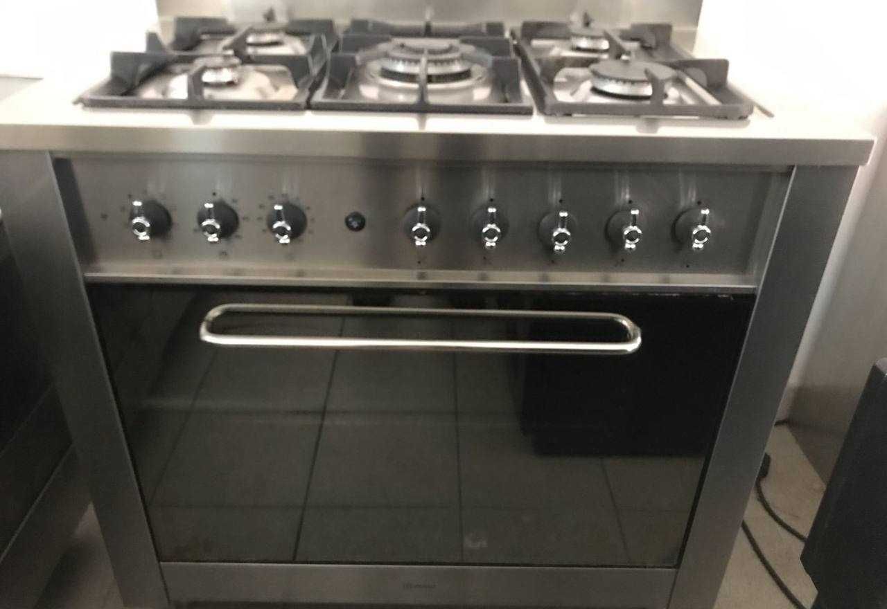 Продам газовую плиту