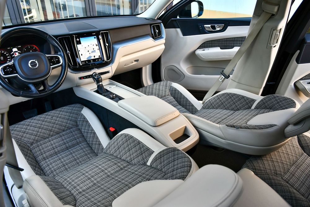 Volvo XC 60 Momentum 2017 4x4 Automata