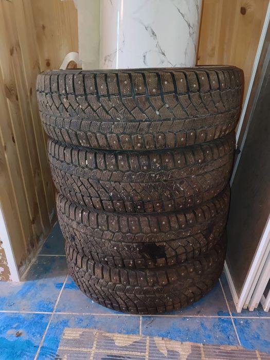 Продам зимние шины Viatti 205/65 R16