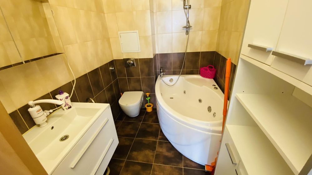 Дава се под наем Двустаен апартамент в Бургас, Възраждане - 120 кв.м за 510 € - Снимка #5