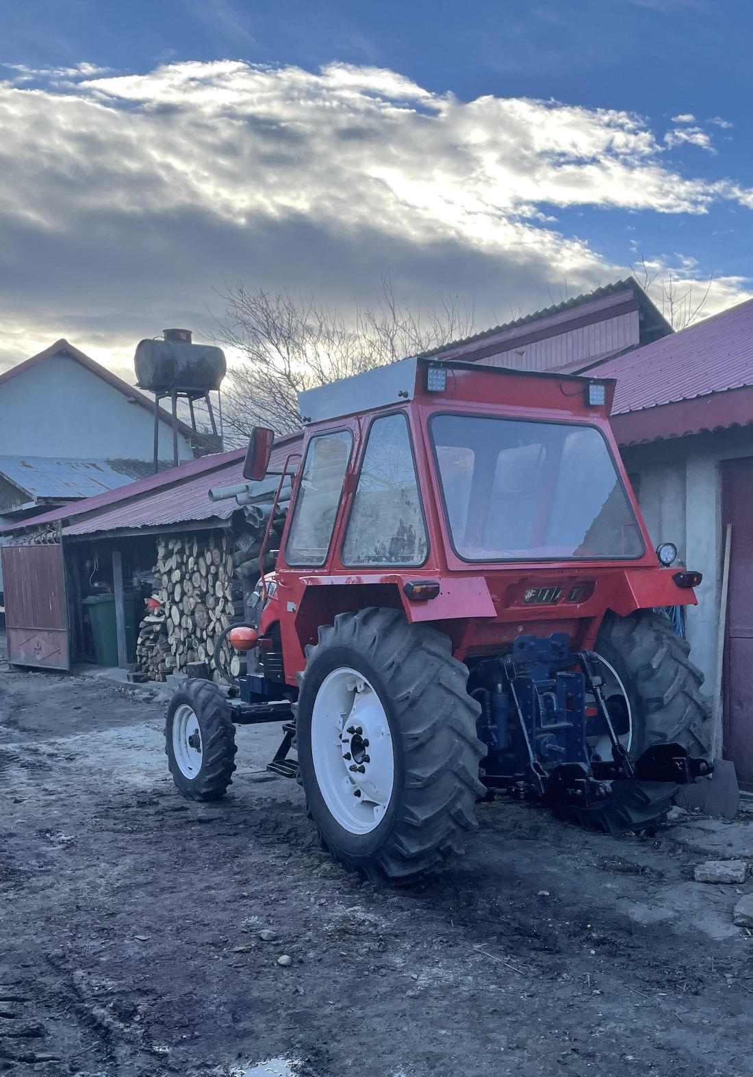 Vând tractor fiat  780