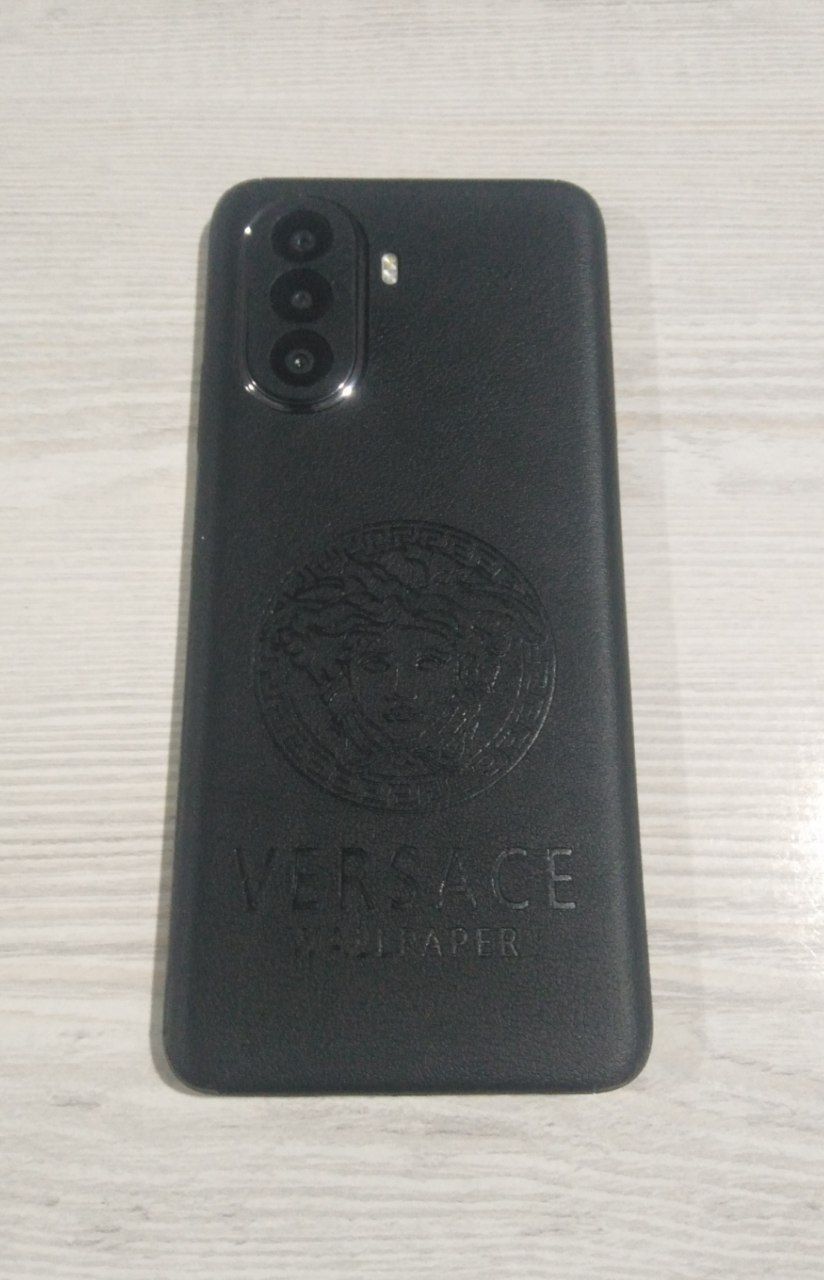Huawei Nova Y70 yangi holatda
