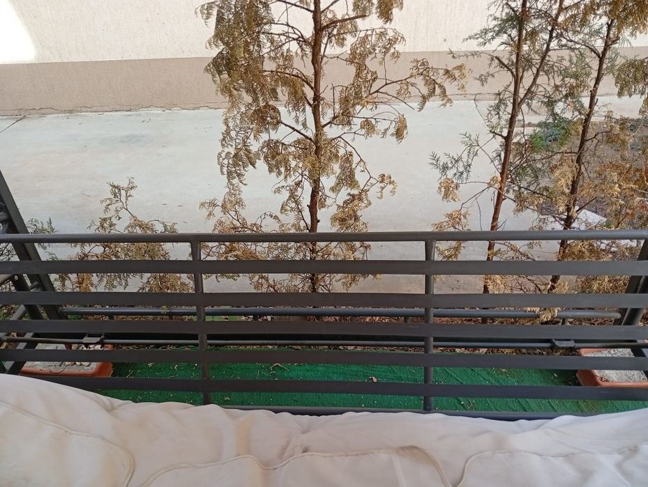 Leagan-balansoar-foisor din metal, acoperit