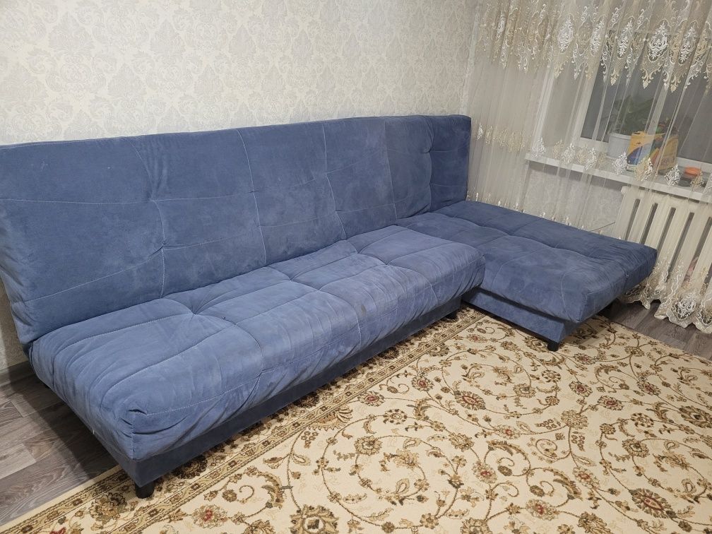 Диван угловой продается