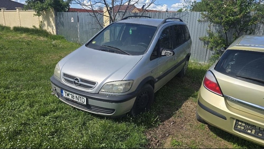 Dezmembrez Opel Zafira A 2.0 cdti 2004