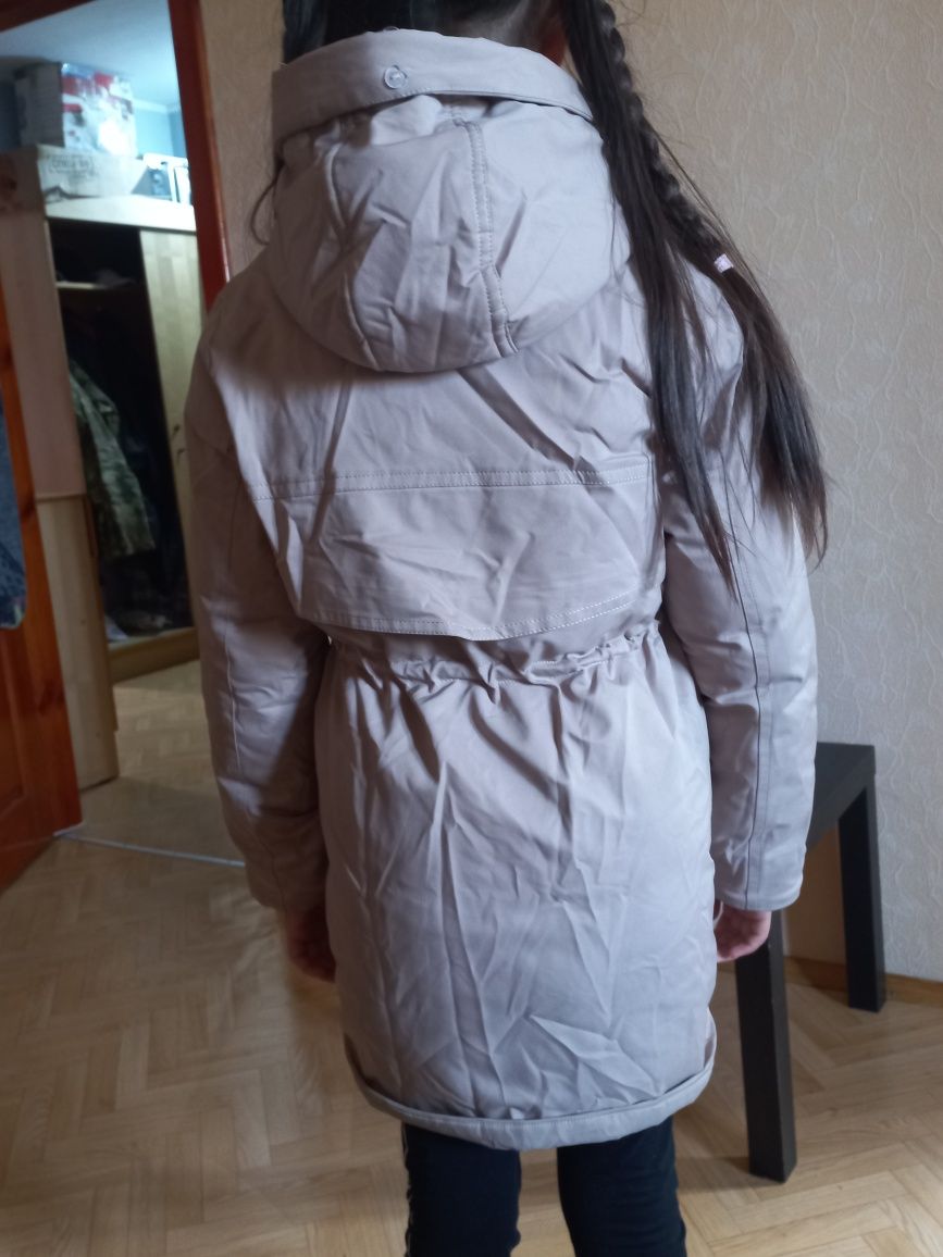 Зимняя куртка на девочку