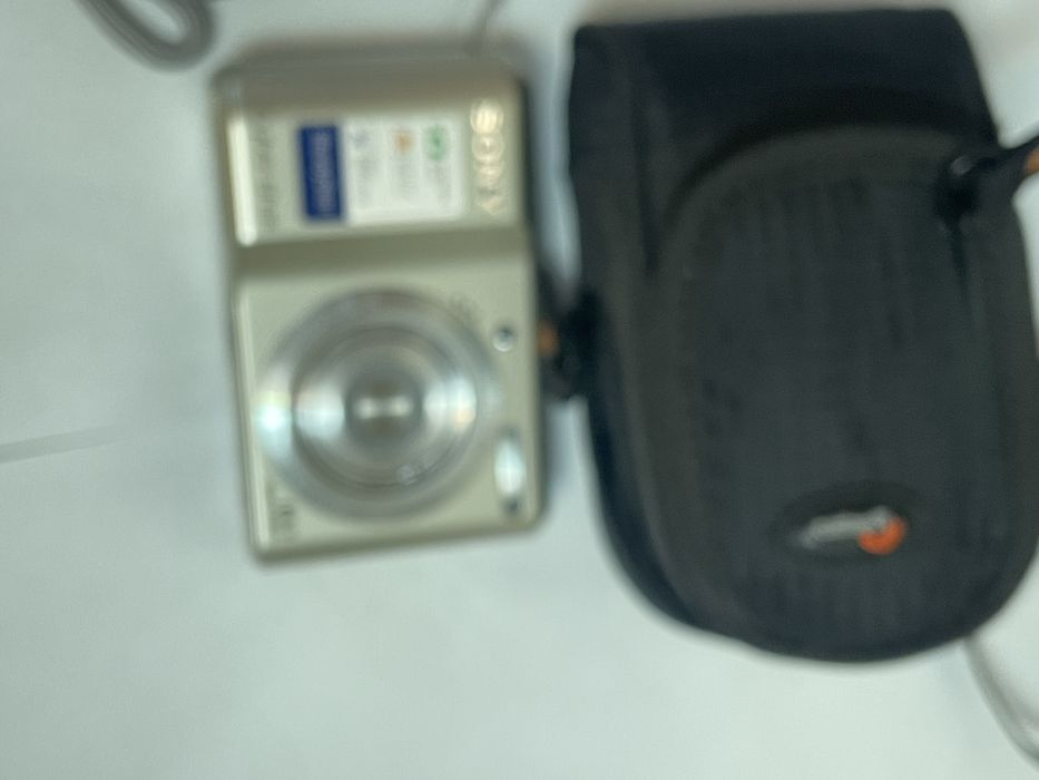 Sony S2000 10Mpx 3x zoom optic,ca nou