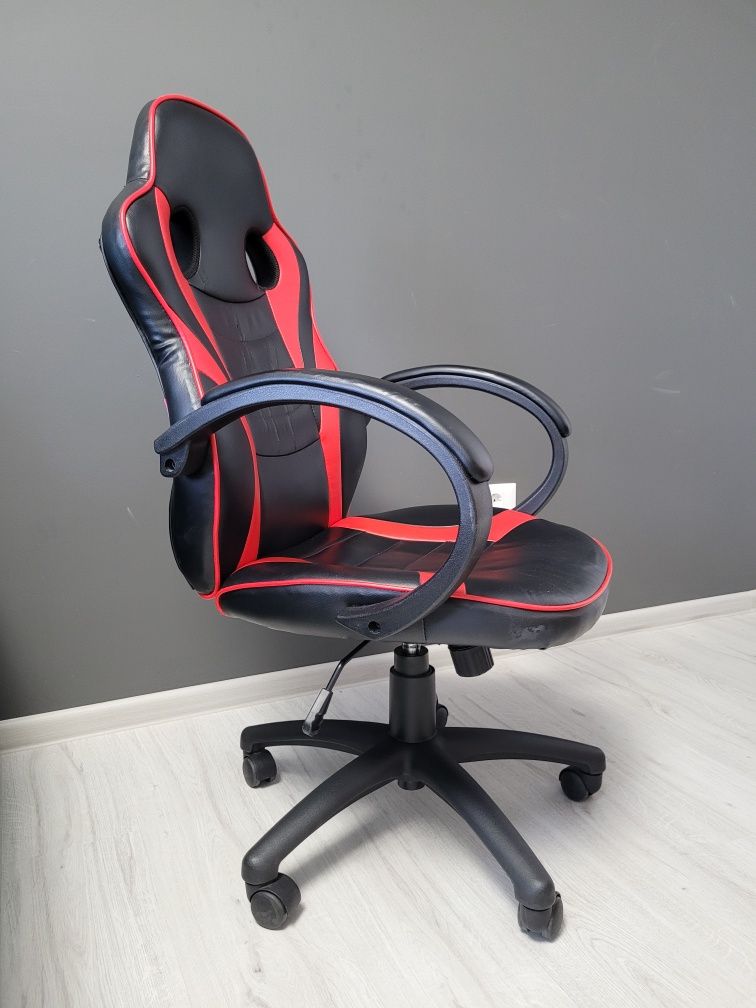 Scaun ergonomic gaming Arka, piele anti transpiratie, perforat