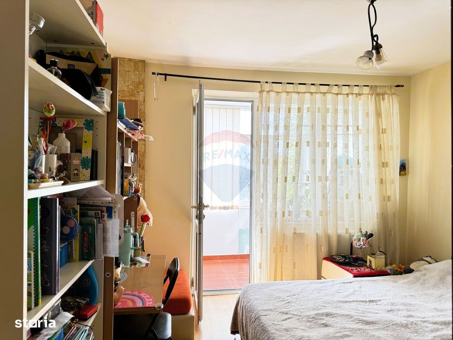 De Vanzare Apartament 4 camere - Ultra Central (orientare N-S)