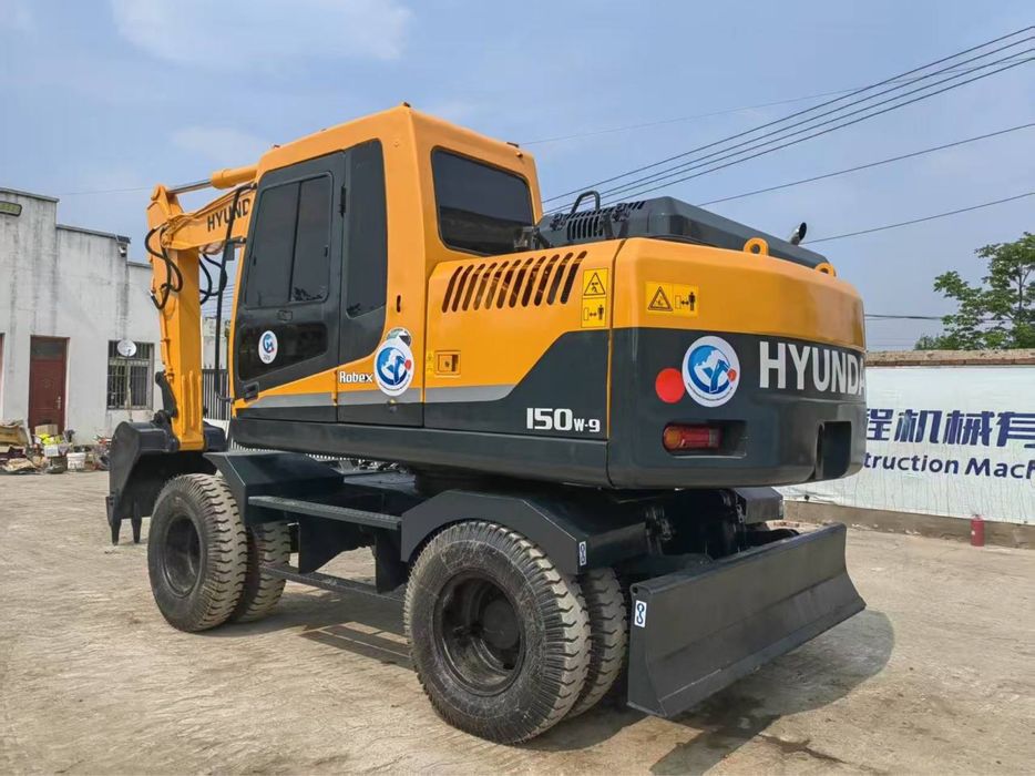 Экскаватор 30% тулов билан буюртмага. Hyundai 150. Балонлик