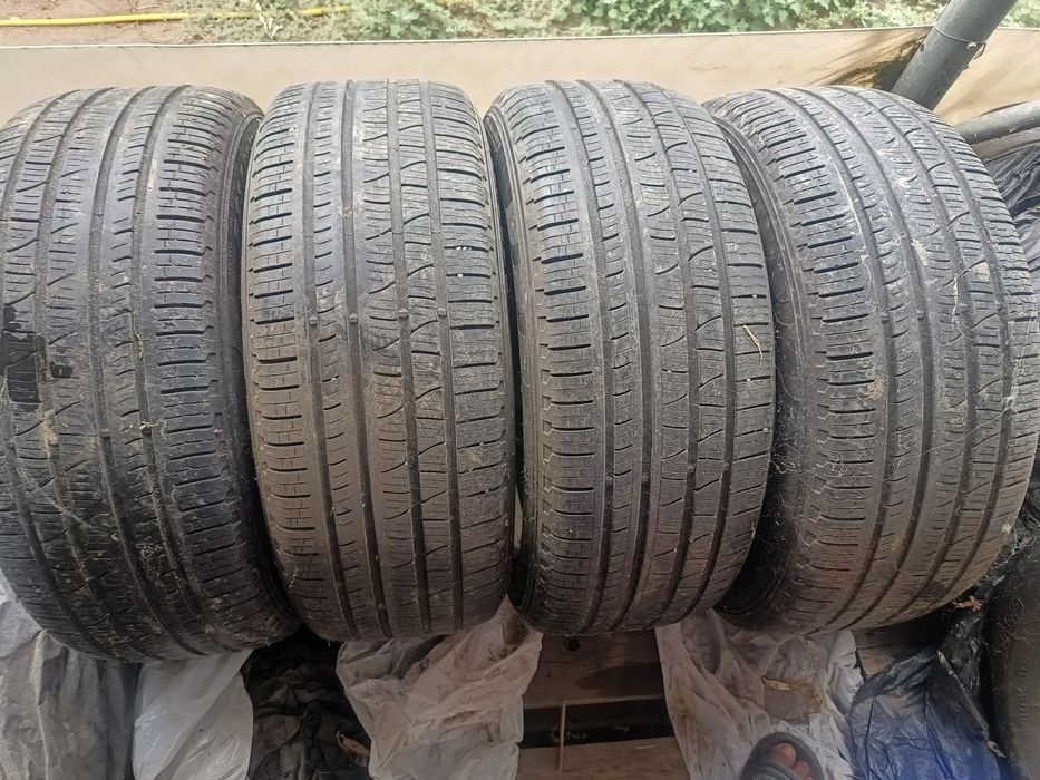 Vând 4 cauciucuri Pirelli scorpion verde in stare  foarte bună!