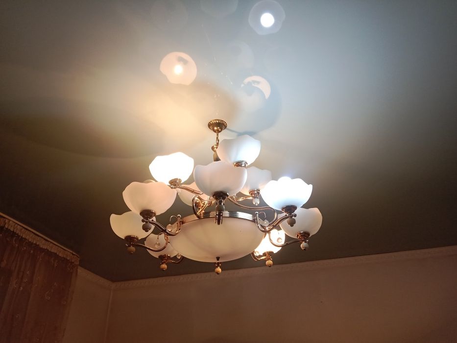 Продам люстру очень красиваяғ