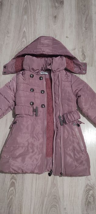 Geacă de iarnă pentru fetițe de 4 ani!